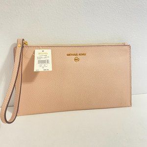 Nwt MK Clutch